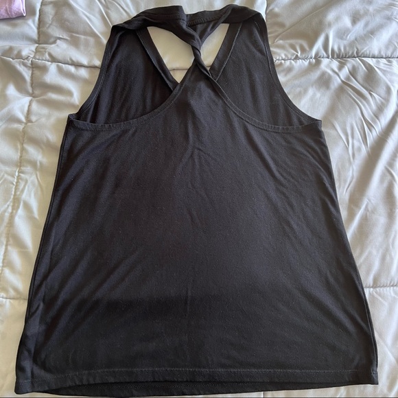 Lot of 3 tops - 2 XS Old Navy (purple/blk) and 1 M Under Armor (lt purple)🏃♀️ - Picture 9 of 15